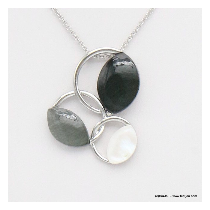 collier perles forme amande résine colorée anneaux métal entrelacés 0119516 gris clair