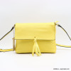 Sac messager Flora&Co simili-cuir souple grainé poche arrière zippée femme 0923012 jaune