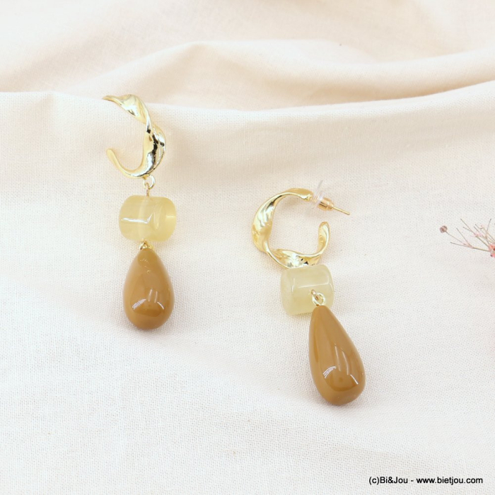 Boucles d'oreilles pendantes effet mobile en métal doré et perles résine colorée 0323109 cognac