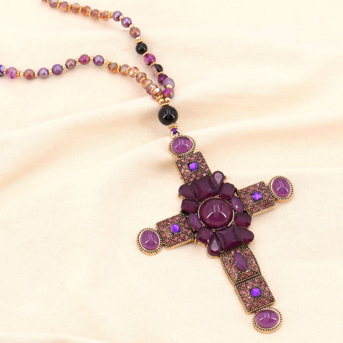 Collier long avec croix hispanique en métal, strass, perles et billes en verre 0123143 violet