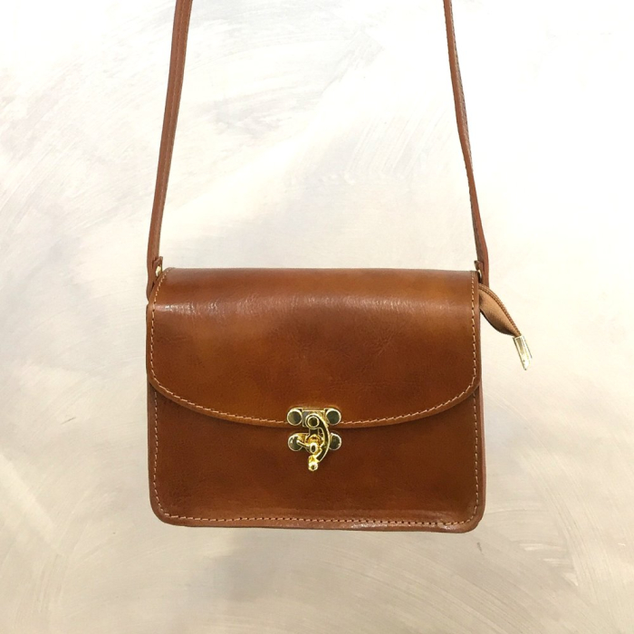 Sac à bandoulière rigide box fermoir pivotant CUIR VERITABLE 0922547 cognac