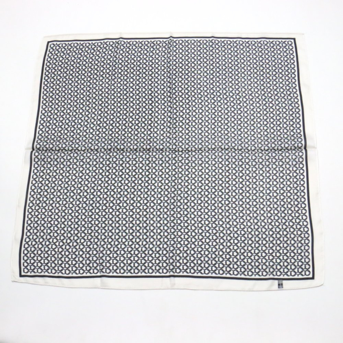 Carré motifs anneaux entrelacés touché soie polyester 0724008 noir/blanc