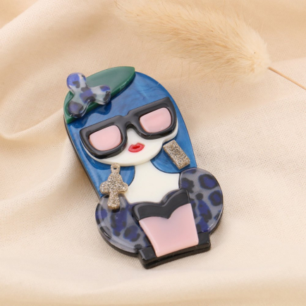 Broche épingle vintage résine femme lunettes chapeau léopard 0524507 bleu