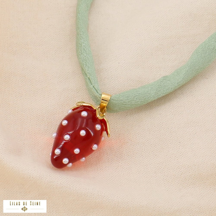 Collier fraise bohème tissu coloré acier résine 0125110 vert aqua