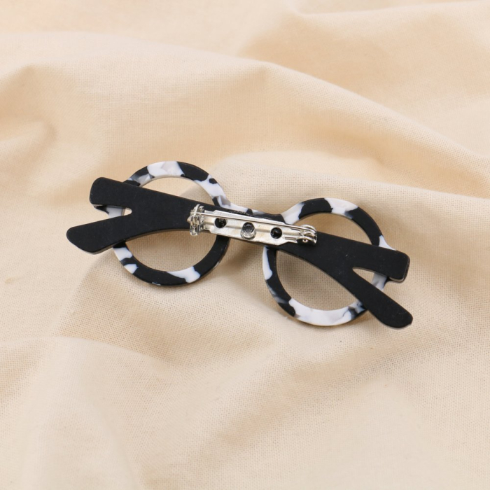 Broche lunettes résine épingle métal 0525018 noir/blanc