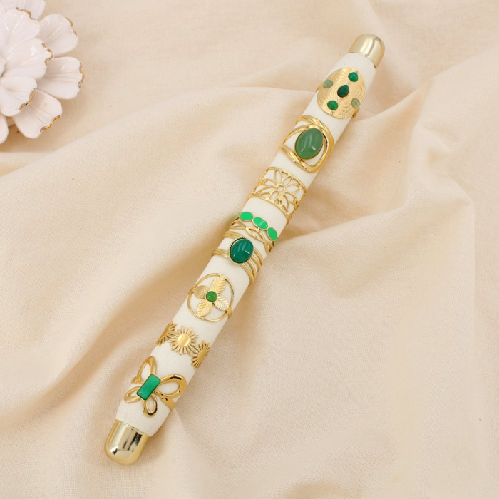 Ensemble 8 bagues acier pierre émail nuance verte 0425103 vert