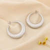Boucles d’oreilles demi-créoles acier inox strié 0325572 argenté