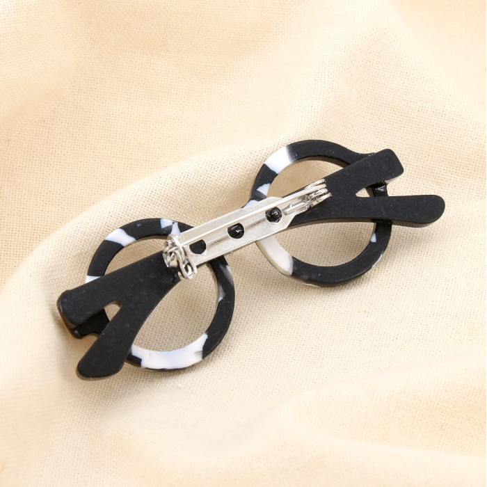 Broche lunettes résine marbré épingle métal 0525512 noir/blanc
