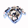 Carré satin floral contrasté touché soie polyester 0726011 bleu foncé