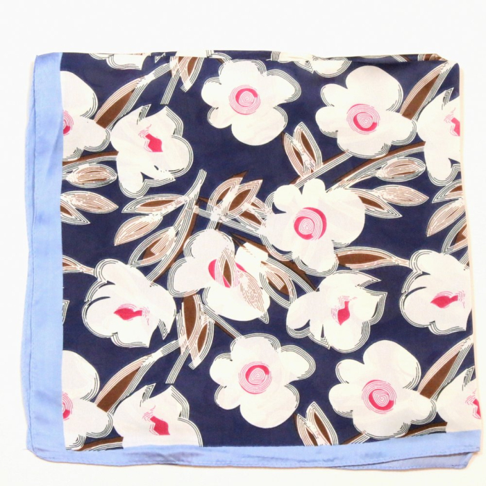 Carré satin floral contrasté touché soie polyester 0726011 bleu foncé