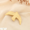 Broche épingle acier texturé hirondelle stylisée 0526023 doré