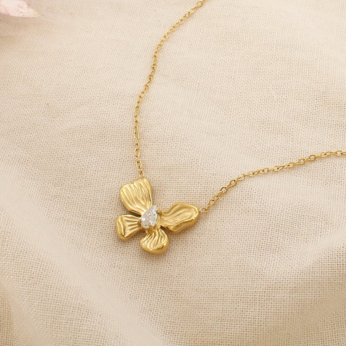 Collier acier inoxydable strass motif papillon 0126118 doré