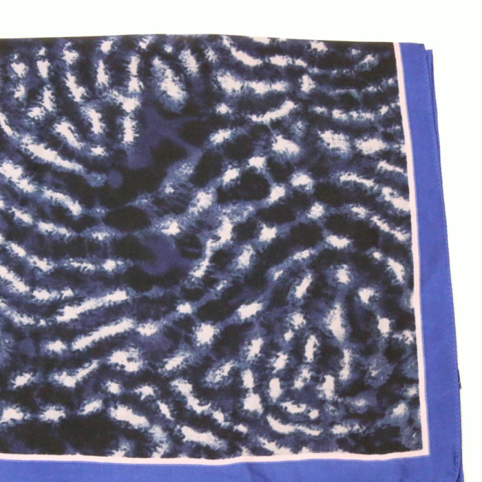 Carré satin imprimé abstrait touché soie polyester 0726546 bleu foncé