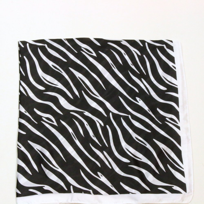 Carré satin imprimé zèbre touché soie polyester 0726508 noir